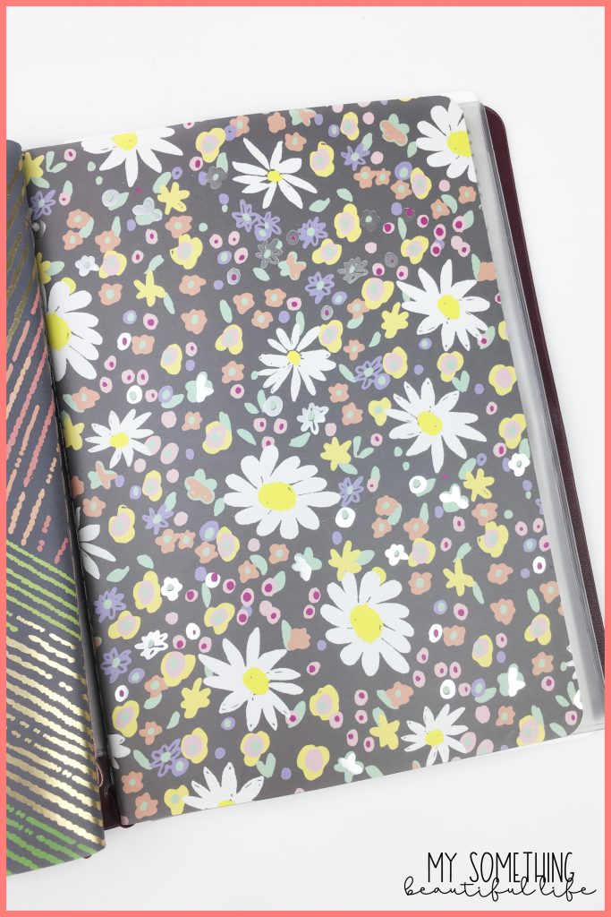 Using an Erin Condren On the Go Folio as my Faith Journal | Each Petite Journal is perfect for scripture study, prayer journal, and church notes. #erincondren #onthegofolio #faithplanner #journal